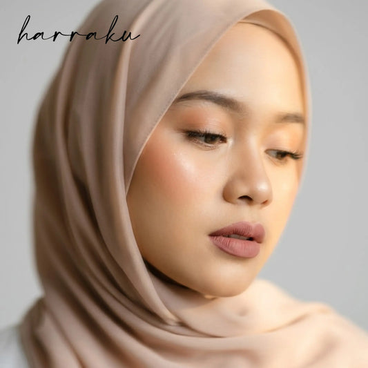 Karakteristik Pashmina Voal: Hijab Sat-set Rapi Sepanjang Hari