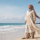 Outfit ke Pantai Wanita Berhijab yang Adem & Rapi