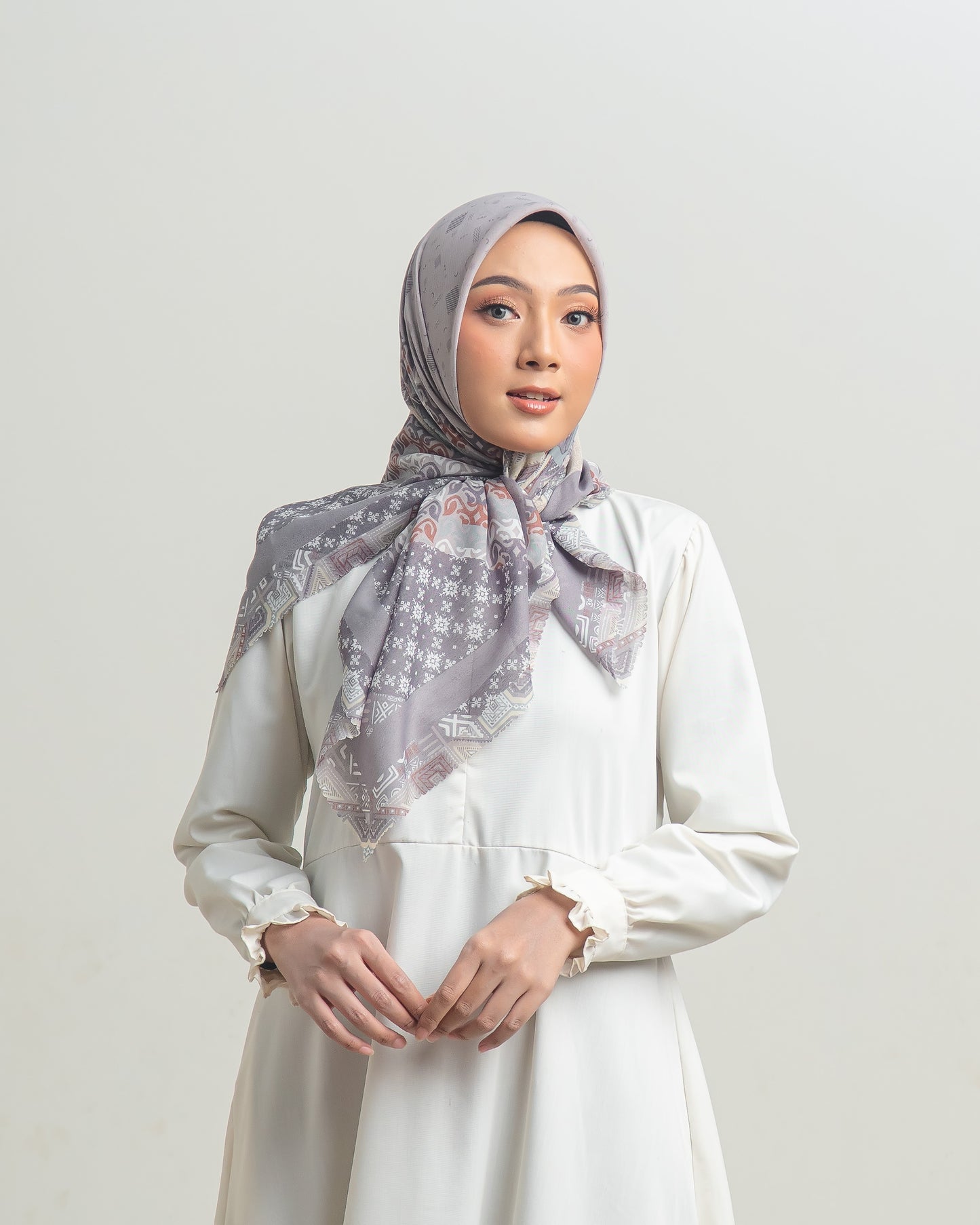 Voal Superfine Segiempat Motif Ethnic - MANEERA | Harraku