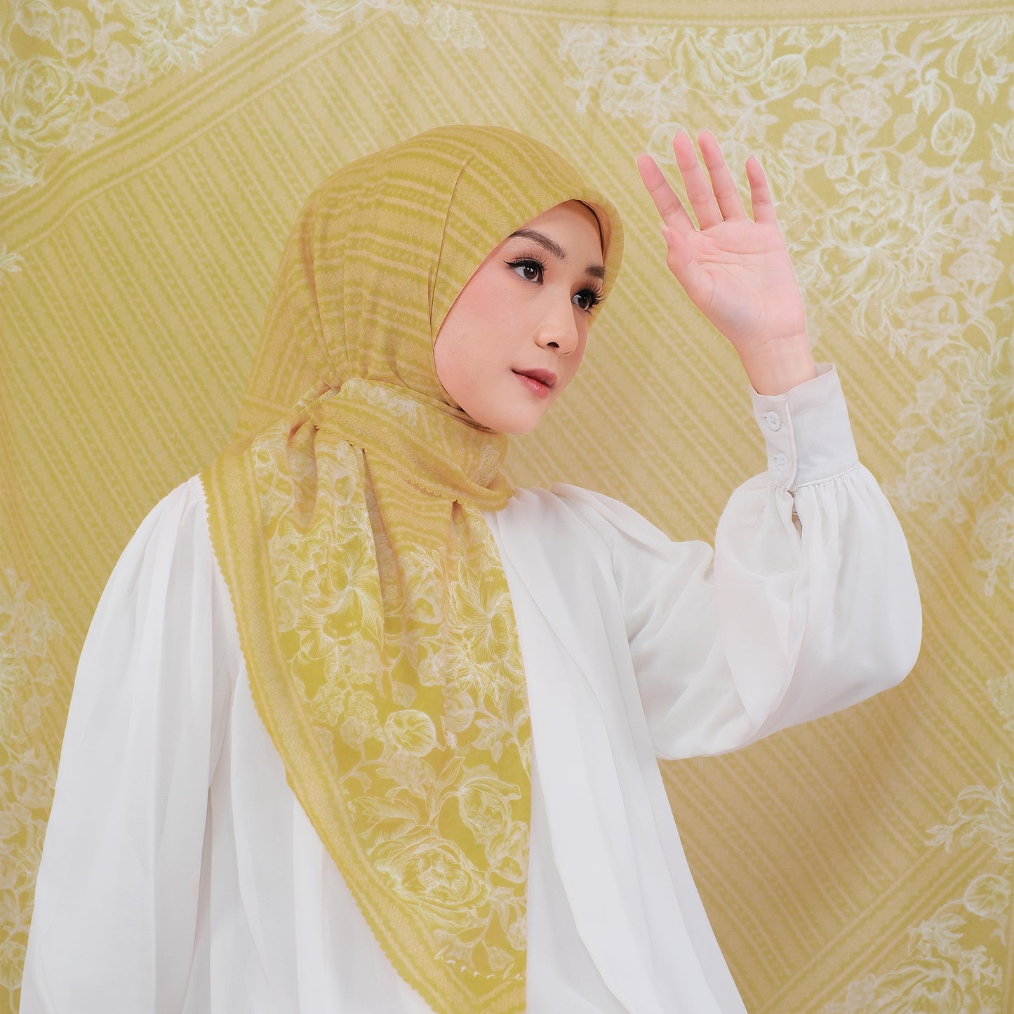 Voal Superfine Segiempat Motif Floral - NAYMA | Harraku